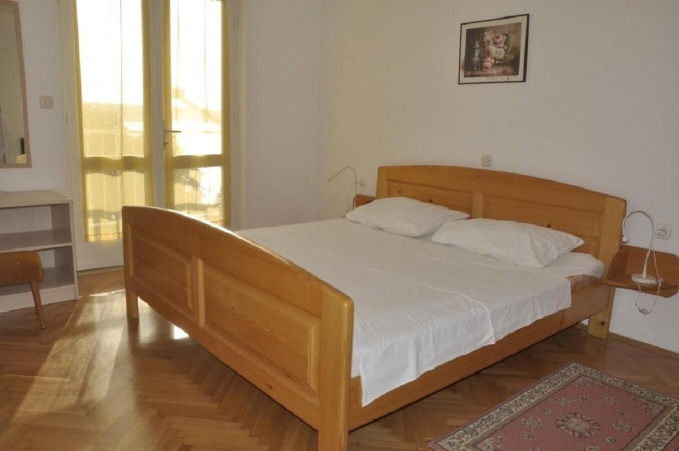 Apartments Petar - 6M From The Sea Barbat na Rabu Exterior foto