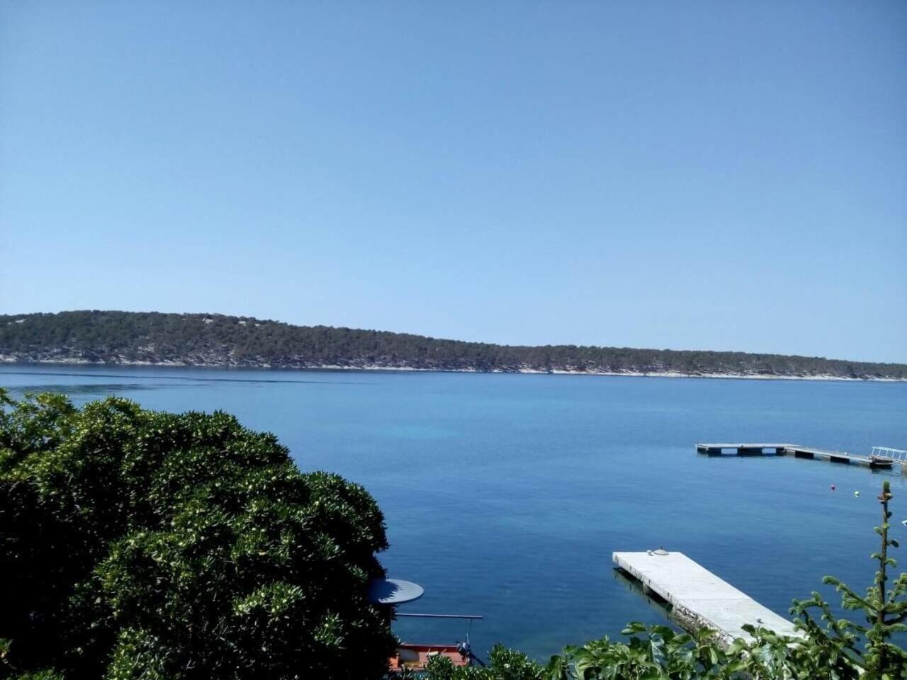 Apartments Petar - 6M From The Sea Barbat na Rabu Exterior foto