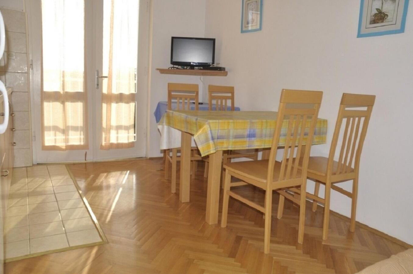 Apartments Petar - 6M From The Sea Barbat na Rabu Exterior foto