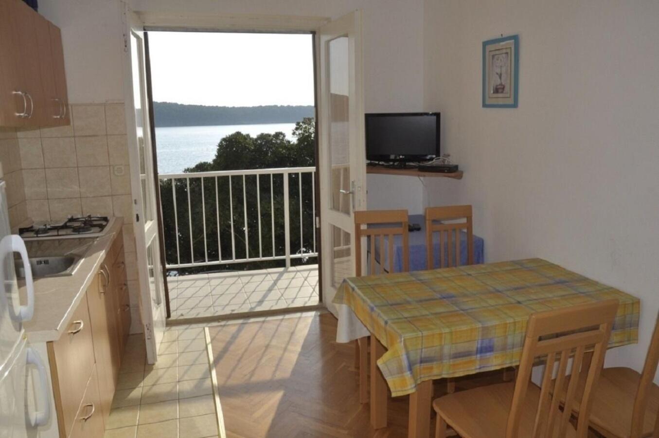 Apartments Petar - 6M From The Sea Barbat na Rabu Exterior foto