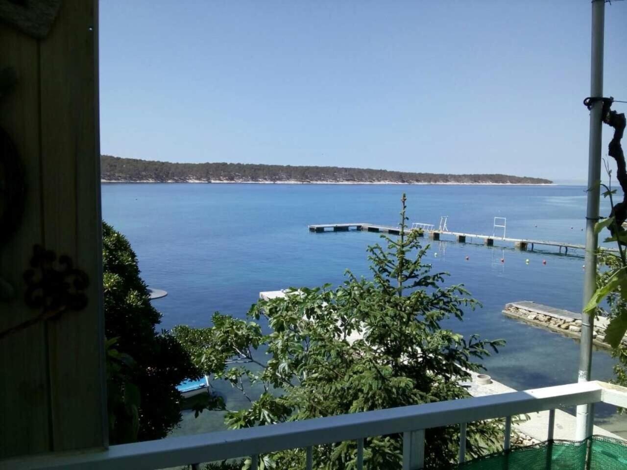 Apartments Petar - 6M From The Sea Barbat na Rabu Exterior foto