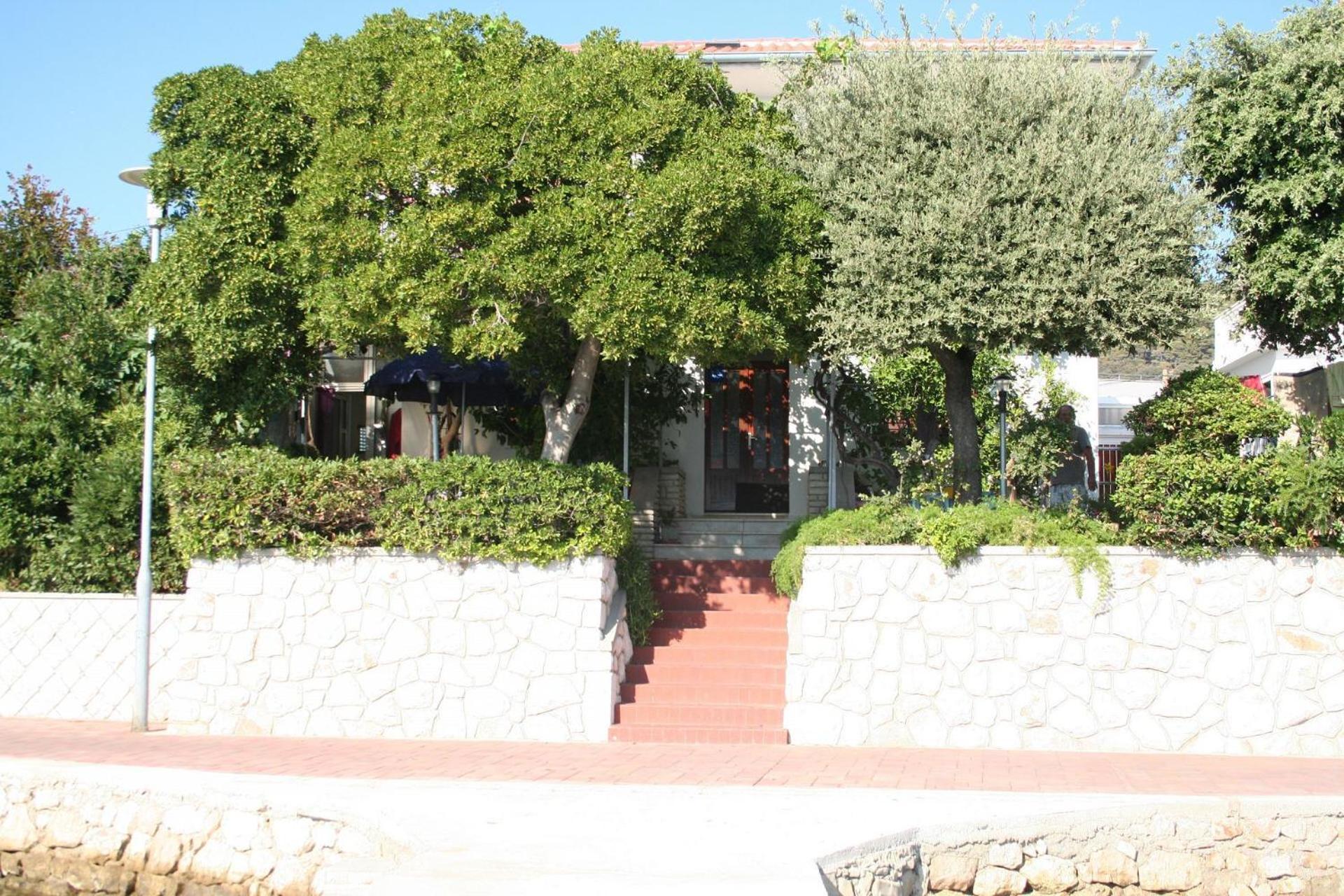 Apartments Petar - 6M From The Sea Barbat na Rabu Exterior foto